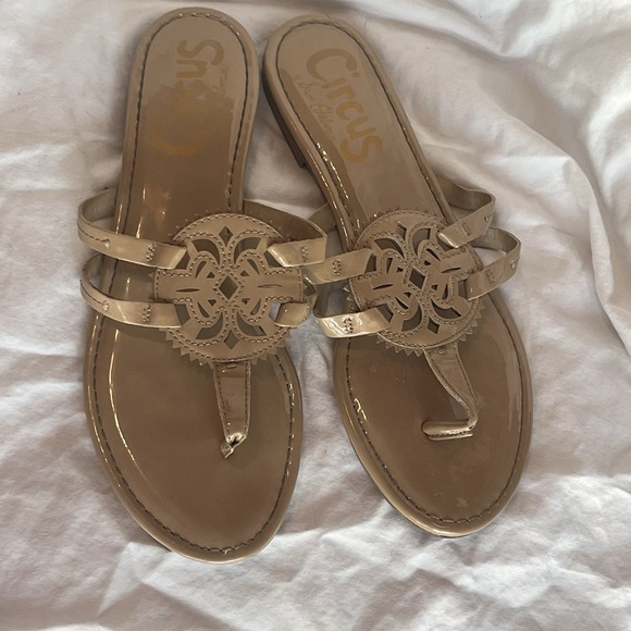Sam Edelman Circus  Nude Patent Leather Thong flip flop  Sandals Sz 9 - Picture 1 of 5